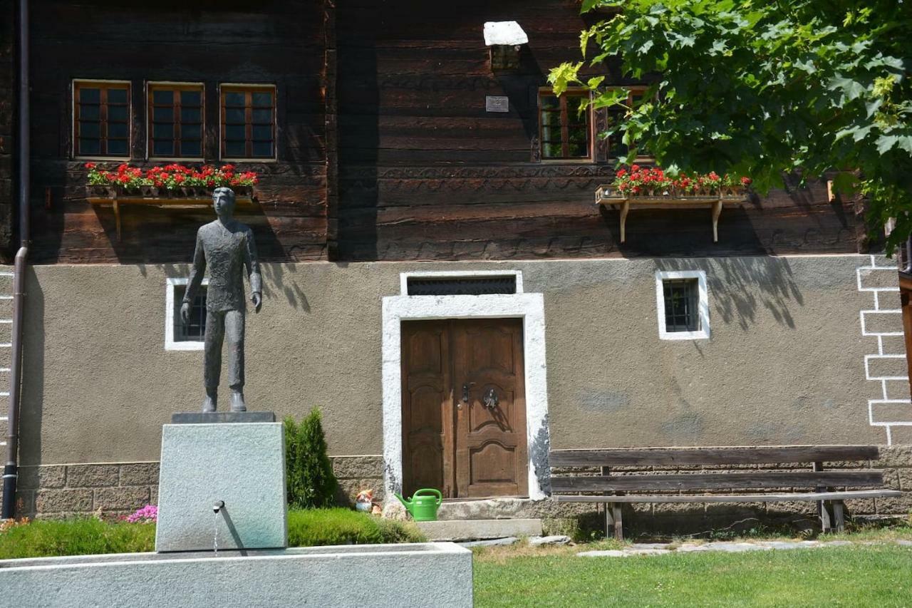 Denkmalgeschuetzter Spycher Total Renoviert Goms Екстер'єр фото